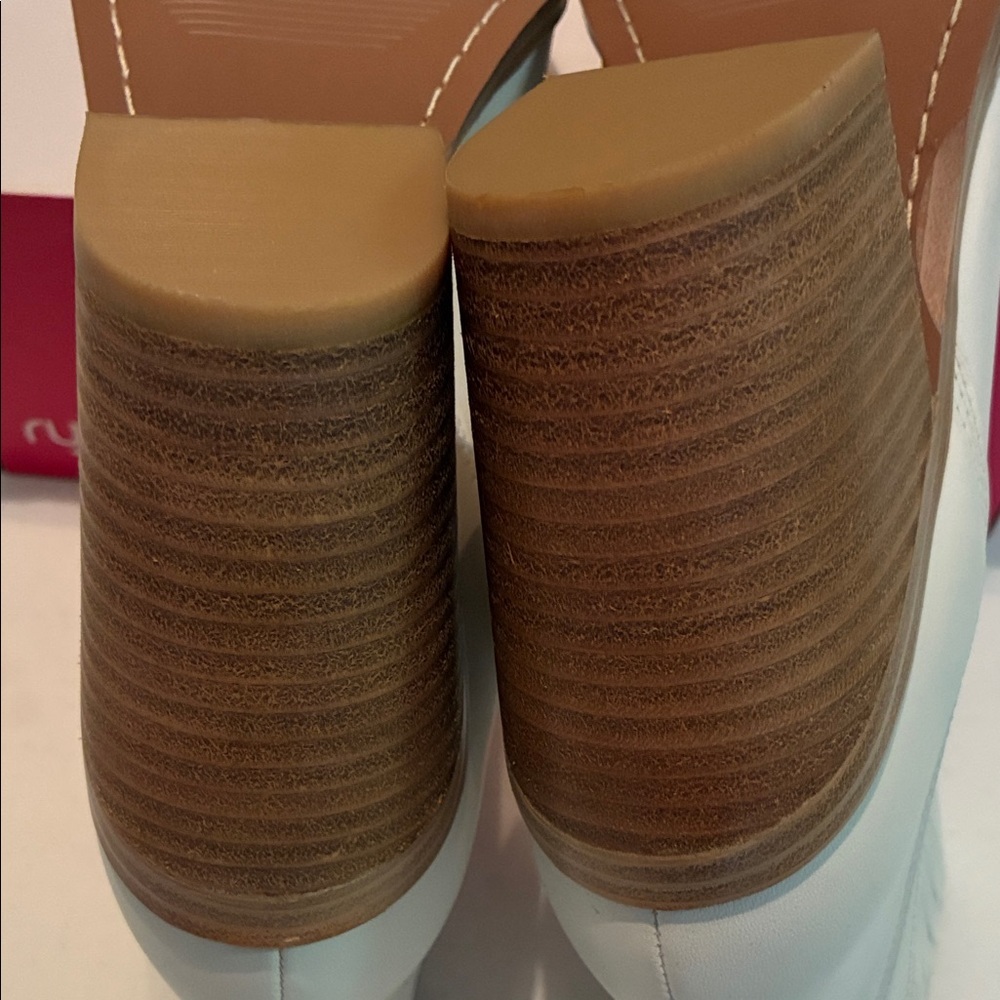 Marc Fisher White Leather Ankle Boots size 9m - Picture 6 of 12